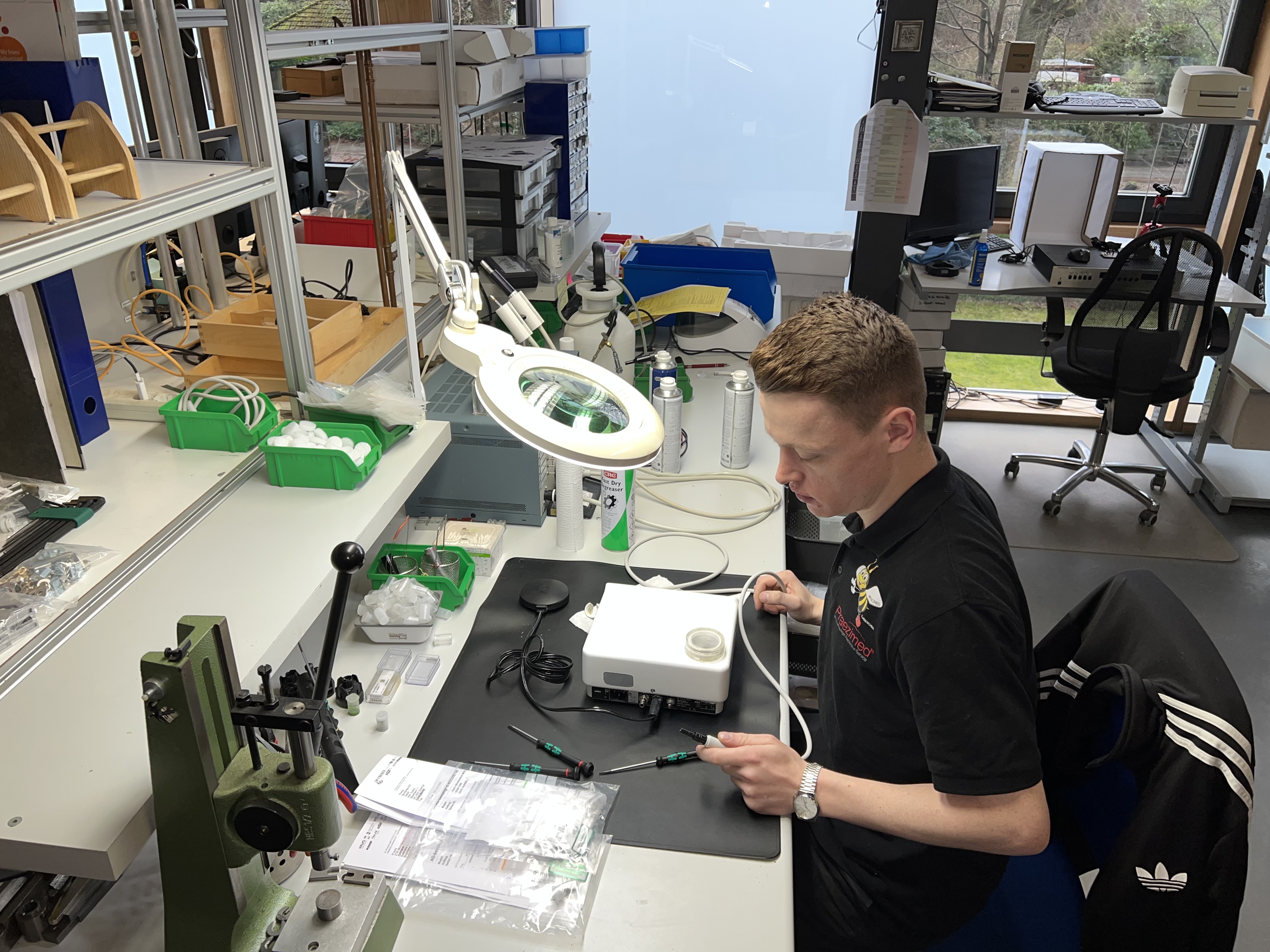 Neu bei der DZG eG: Praezimed repariert Winkelstücke - schnell und kostengünstig