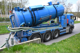 Saug- und Sp&uuml;lfahrzeug des Wasserzweckverband Freiberg zust&auml;ndig f&uuml;r Abwasserentsorgung